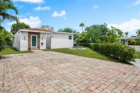 Single Family Residence in Miami Springs FL 101 Glendale Dr.jpg