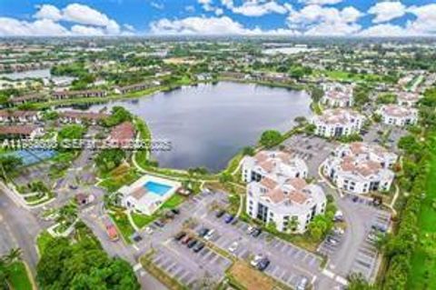 207 Lake Pointe Dr 201 Oakland Park FL 33309