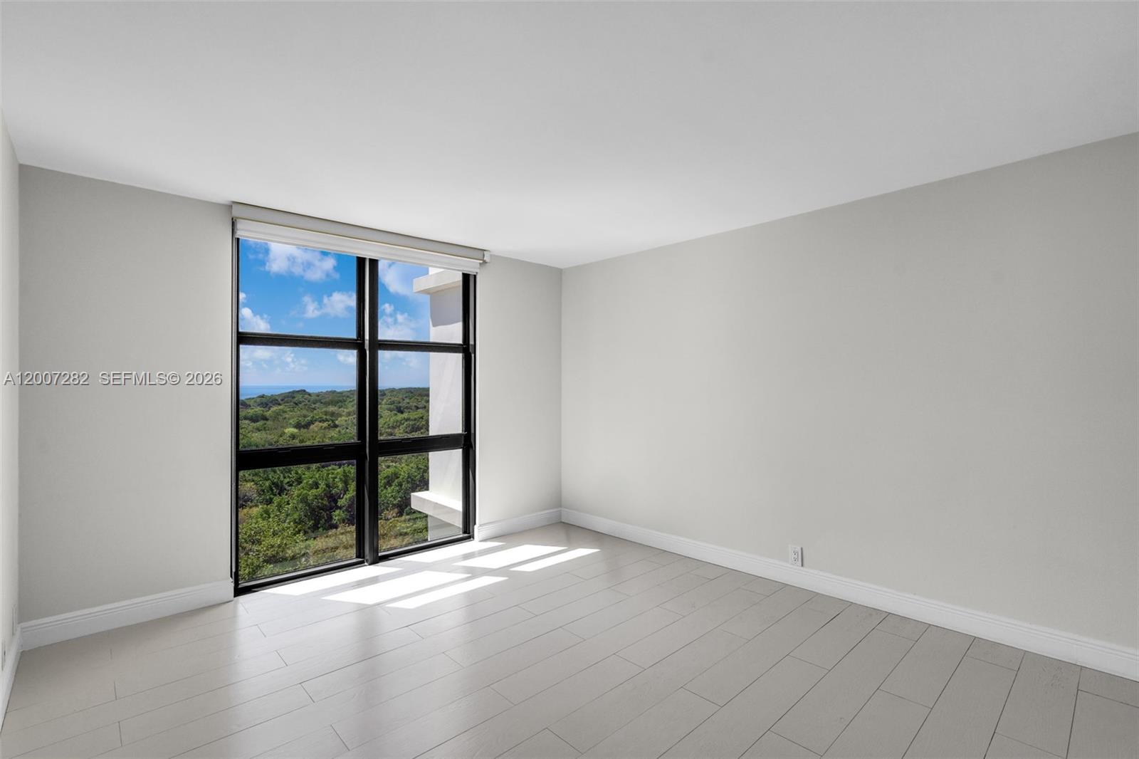 TOWERS OF KEY BISCAYNE CO - Residential