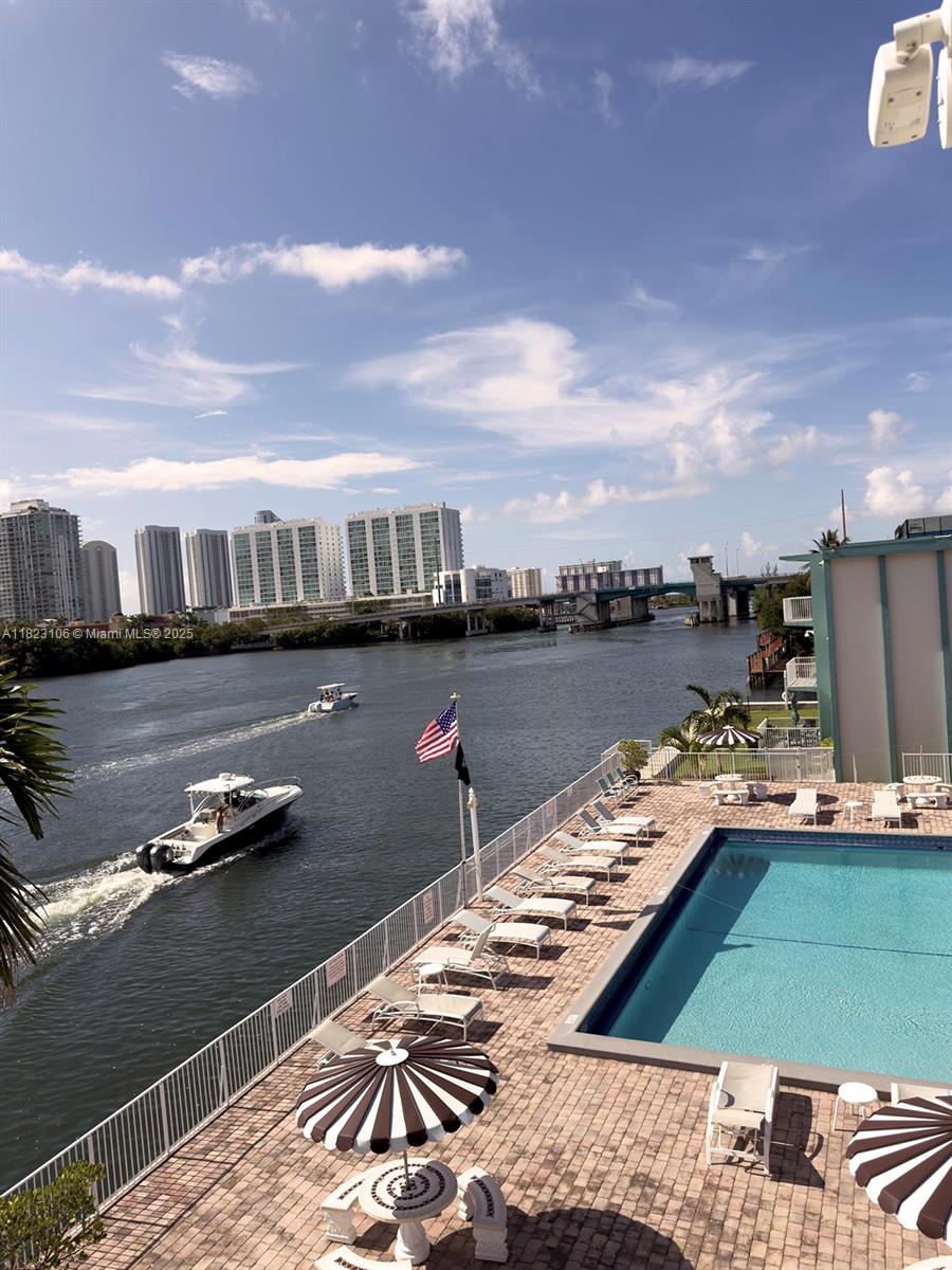 EASTERN SHORES PALO ALTO - Residential