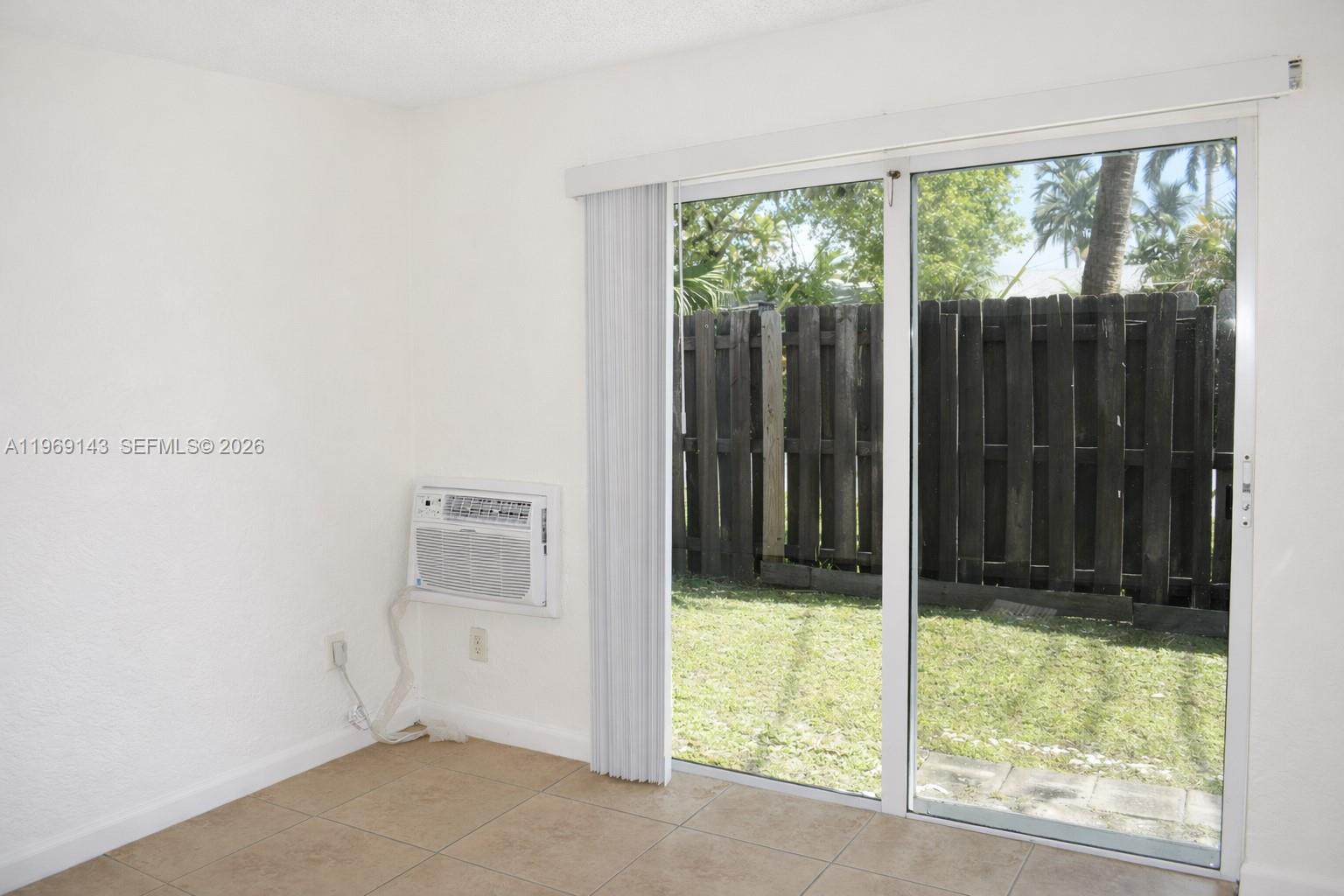 932 MOFFETT CONDO - Residential Lease