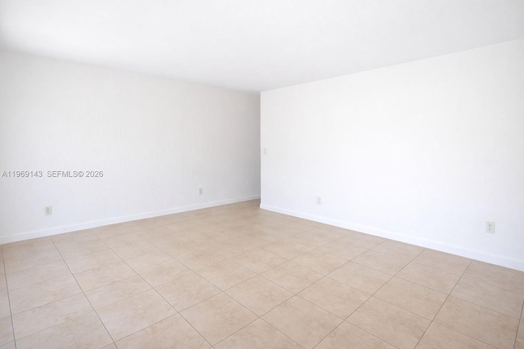 Photo of 932 Moffett St #4, Hallandale Beach, FL 33009 (MLS # A11969143)
