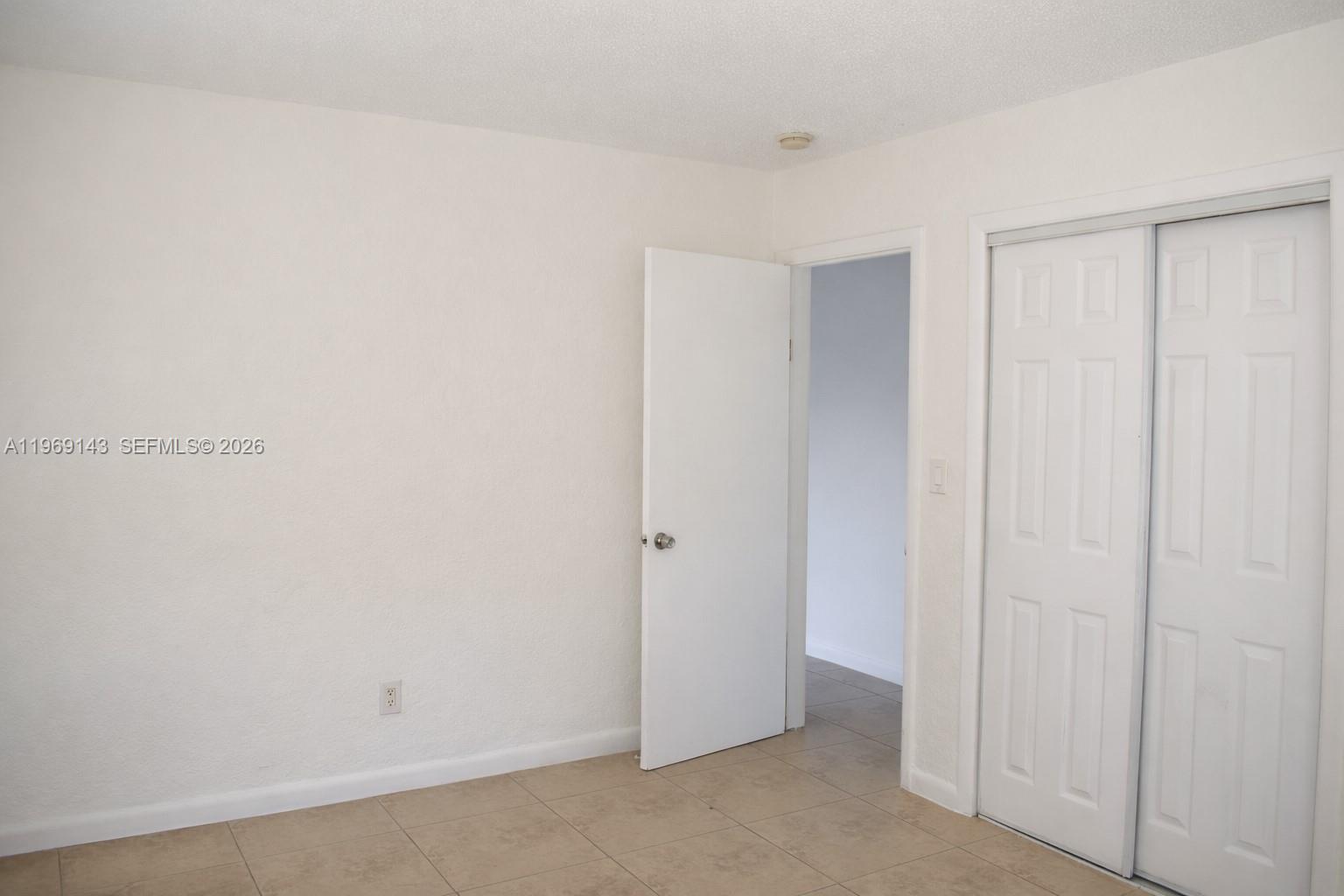 932 MOFFETT CONDO - Residential Lease