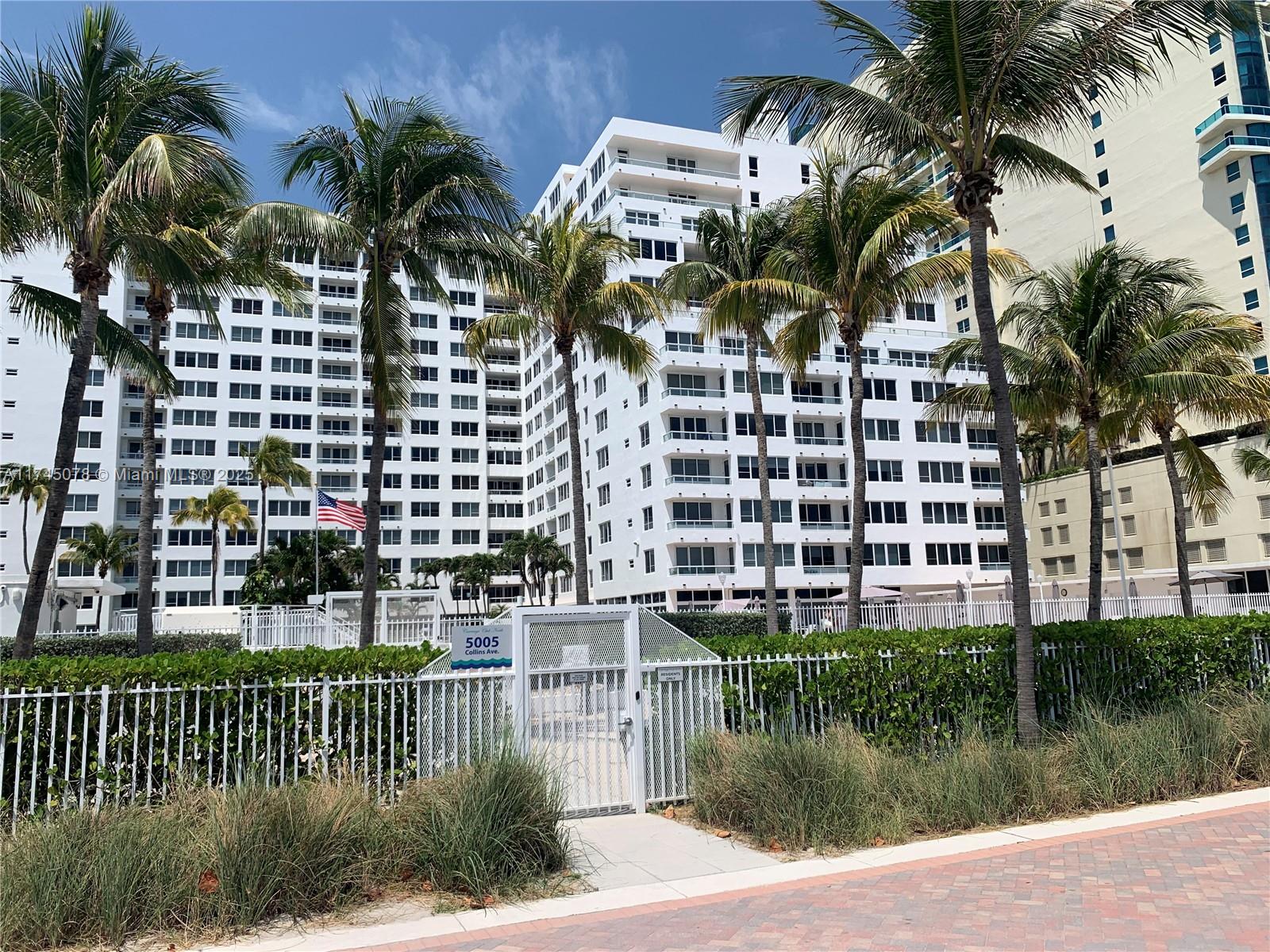 Property for Sale at 5005 Collins Ave 1423, Miami Beach, Miami-Dade County, Florida - Bedrooms: 1 
Bathrooms: 1  - $375,000