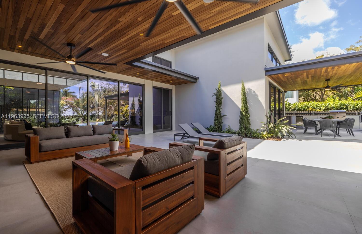 MIAMI SHORES SEC 3 - Residential