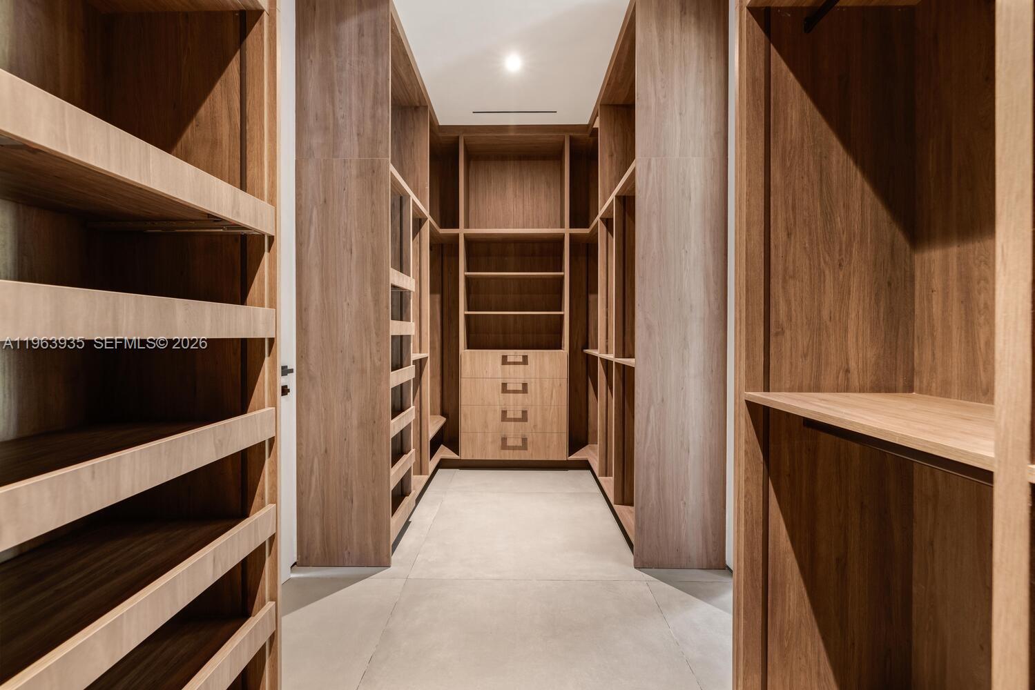 MIAMI SHORES SEC 3 - Residential