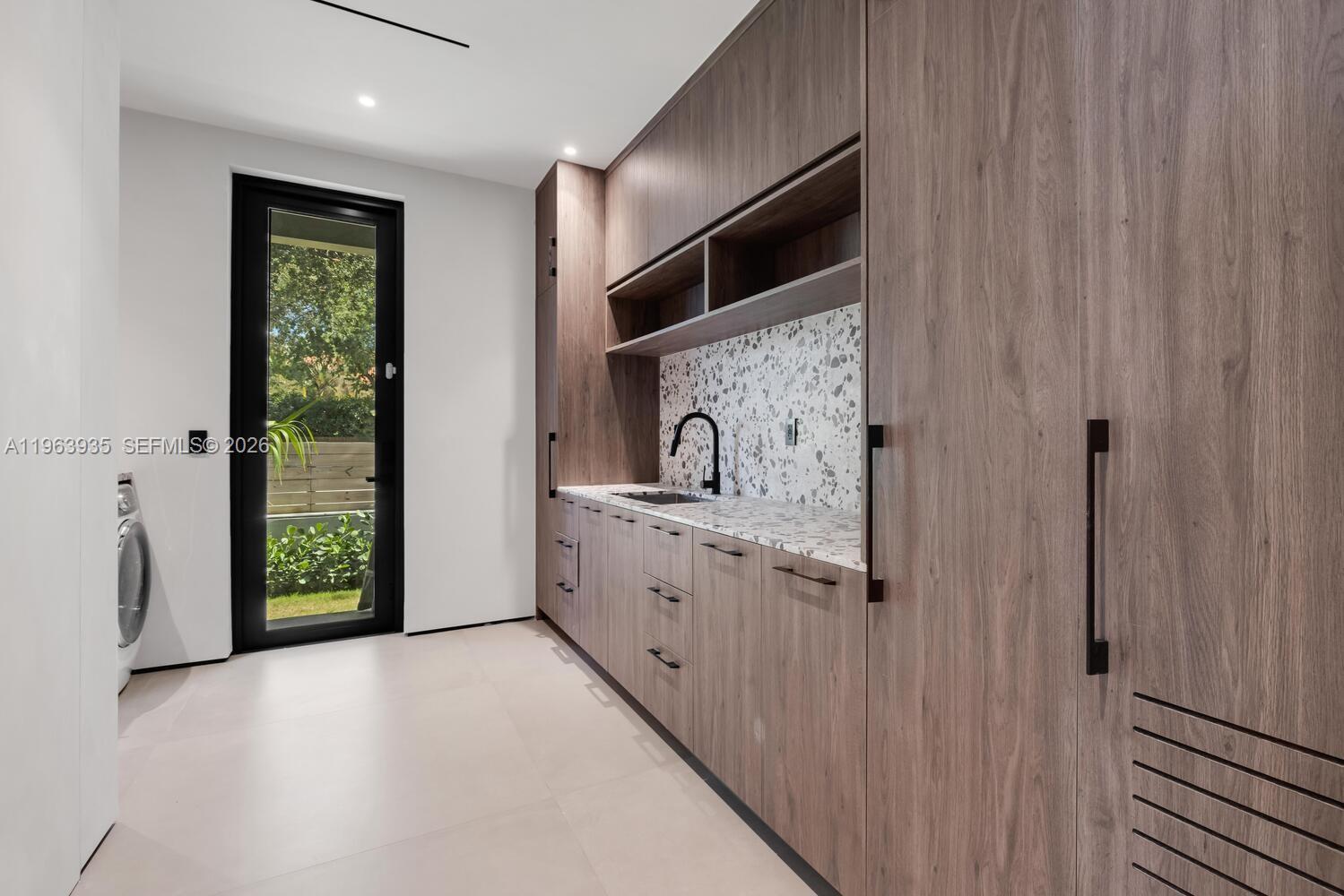 MIAMI SHORES SEC 3 - Residential