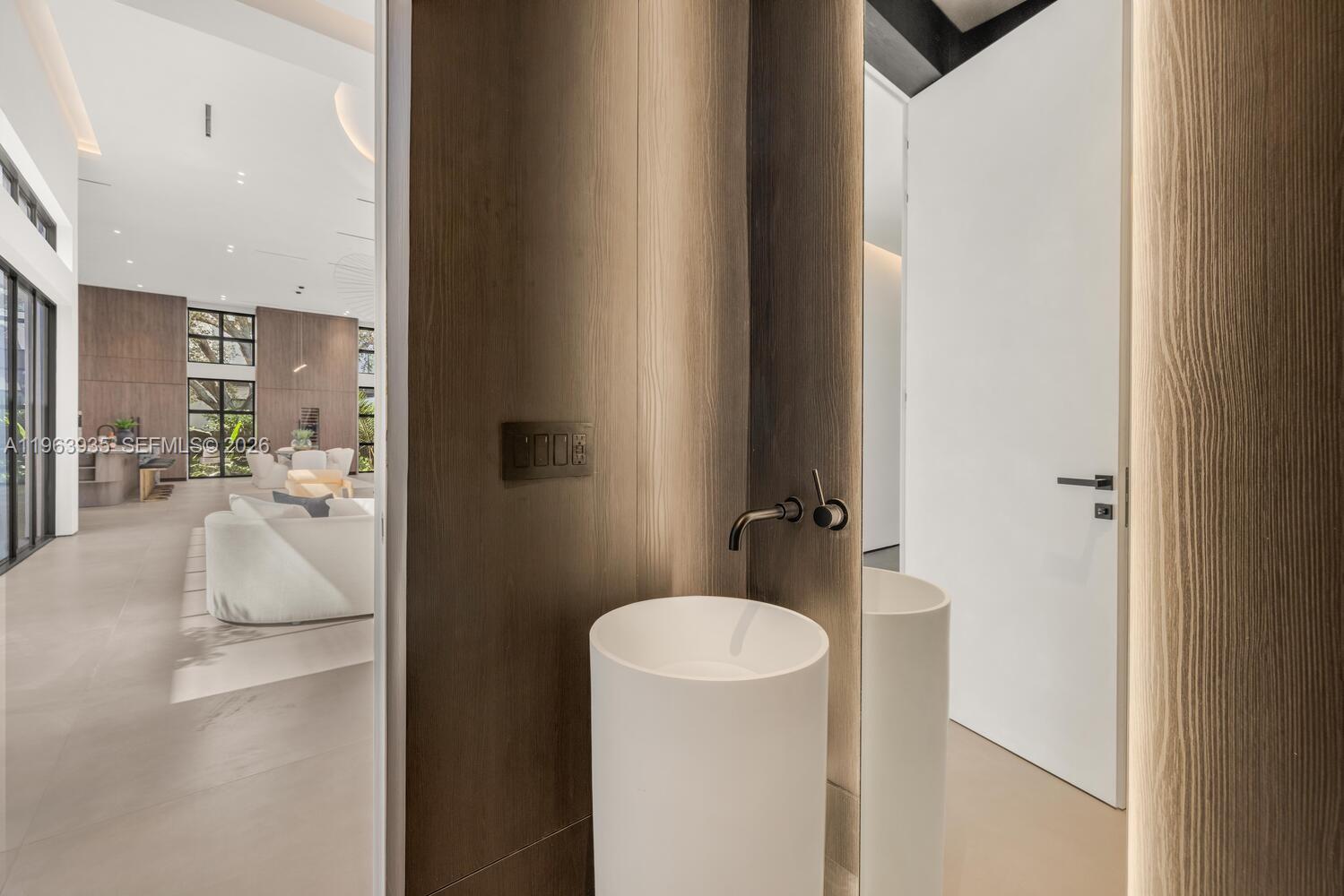 MIAMI SHORES SEC 3 - Residential