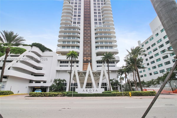 6365 COLLINS AVE APT 3909, MIAMI BEACH, FL 33141 - Image 03172cc0a289ce82c8b8d1aedc6a2620/234072015