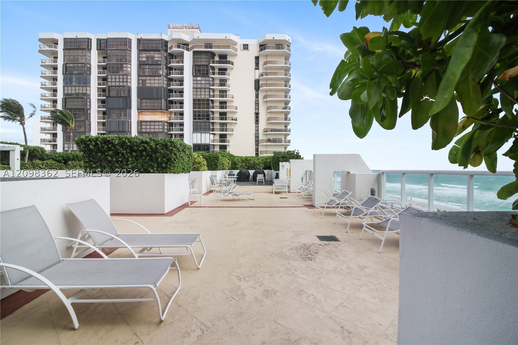 6365 Collins Ave 3909