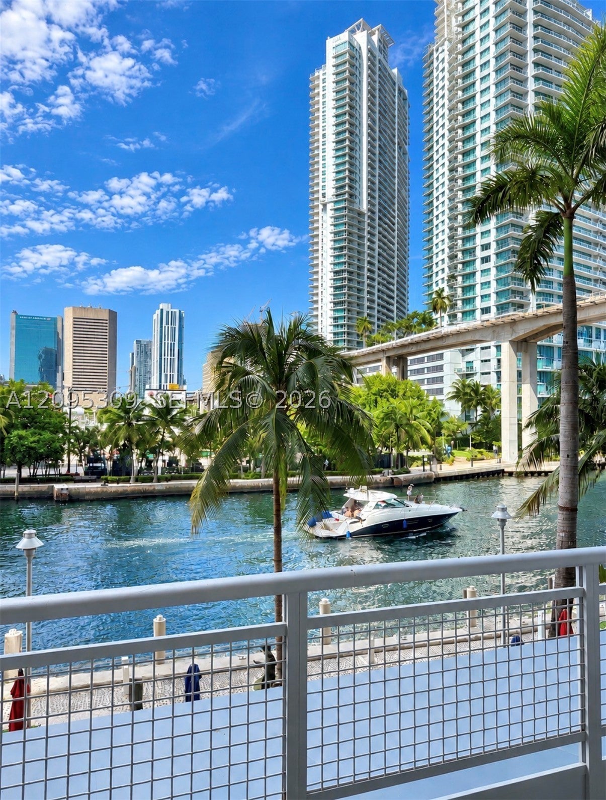 690 SW 1st Ct 305
