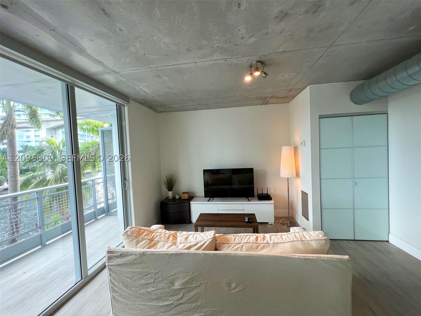 690 SW 1st Ct 305