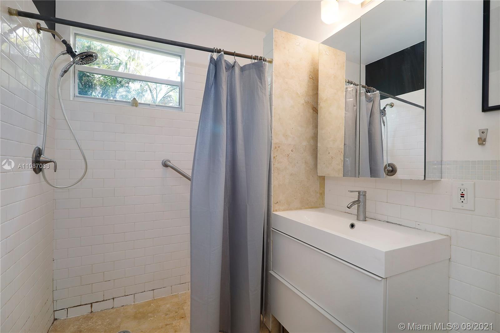 ALTOS DEL MAR NO 5 - Residential