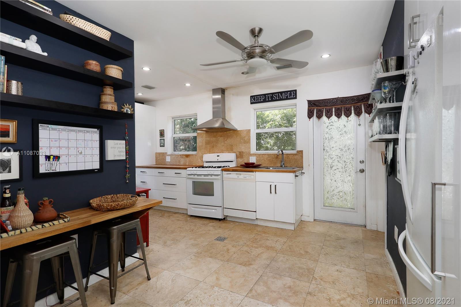 ALTOS DEL MAR NO 5 - Residential