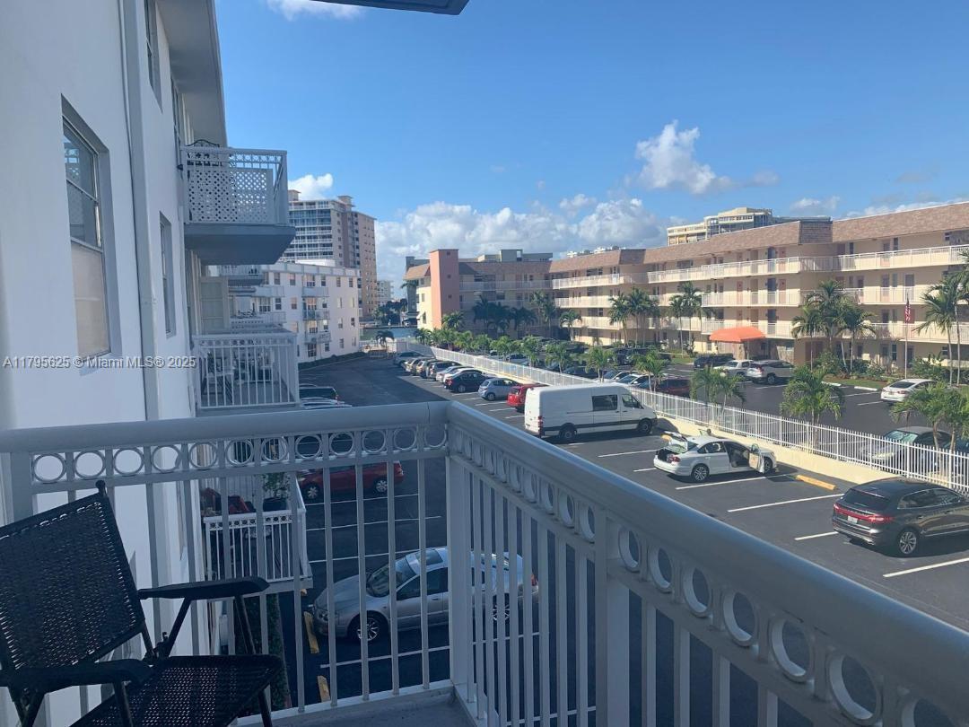 1913 S Ocean Dr 312, Hallandale Beach, Broward County, Florida - 1 Bedrooms  
1 Bathrooms - 