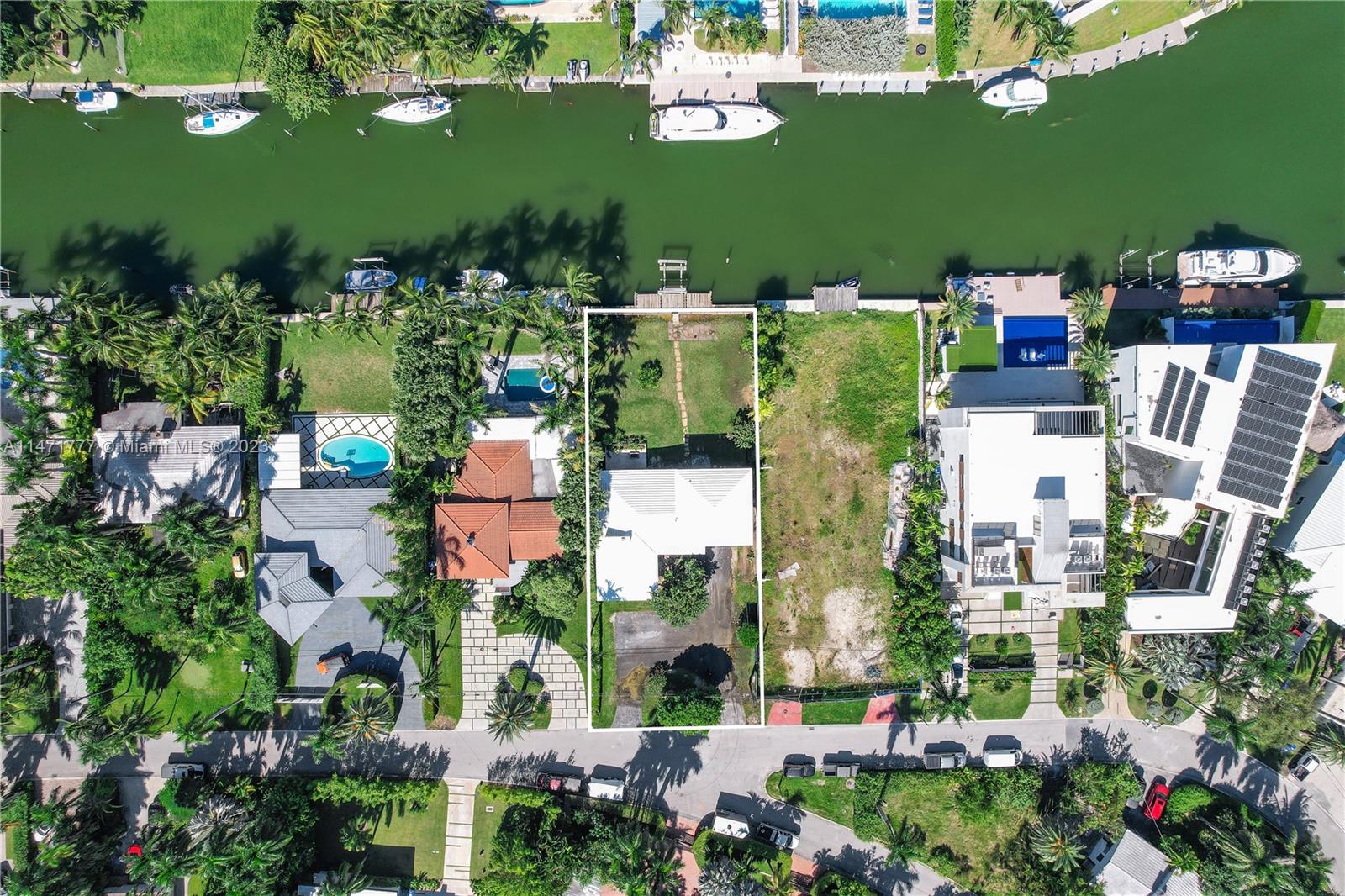 BELLE MEADE ISLAND - Residential