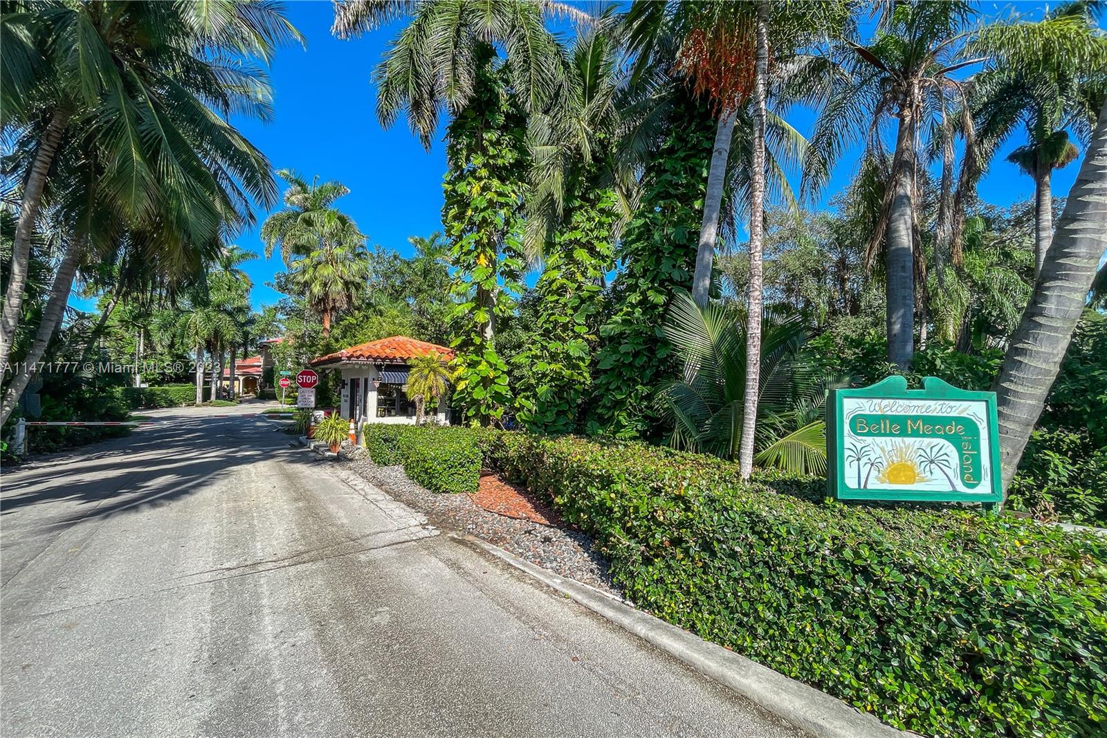 BELLE MEADE ISLAND - Residential