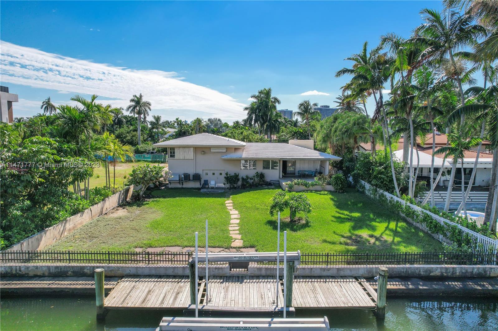 BELLE MEADE ISLAND - Residential