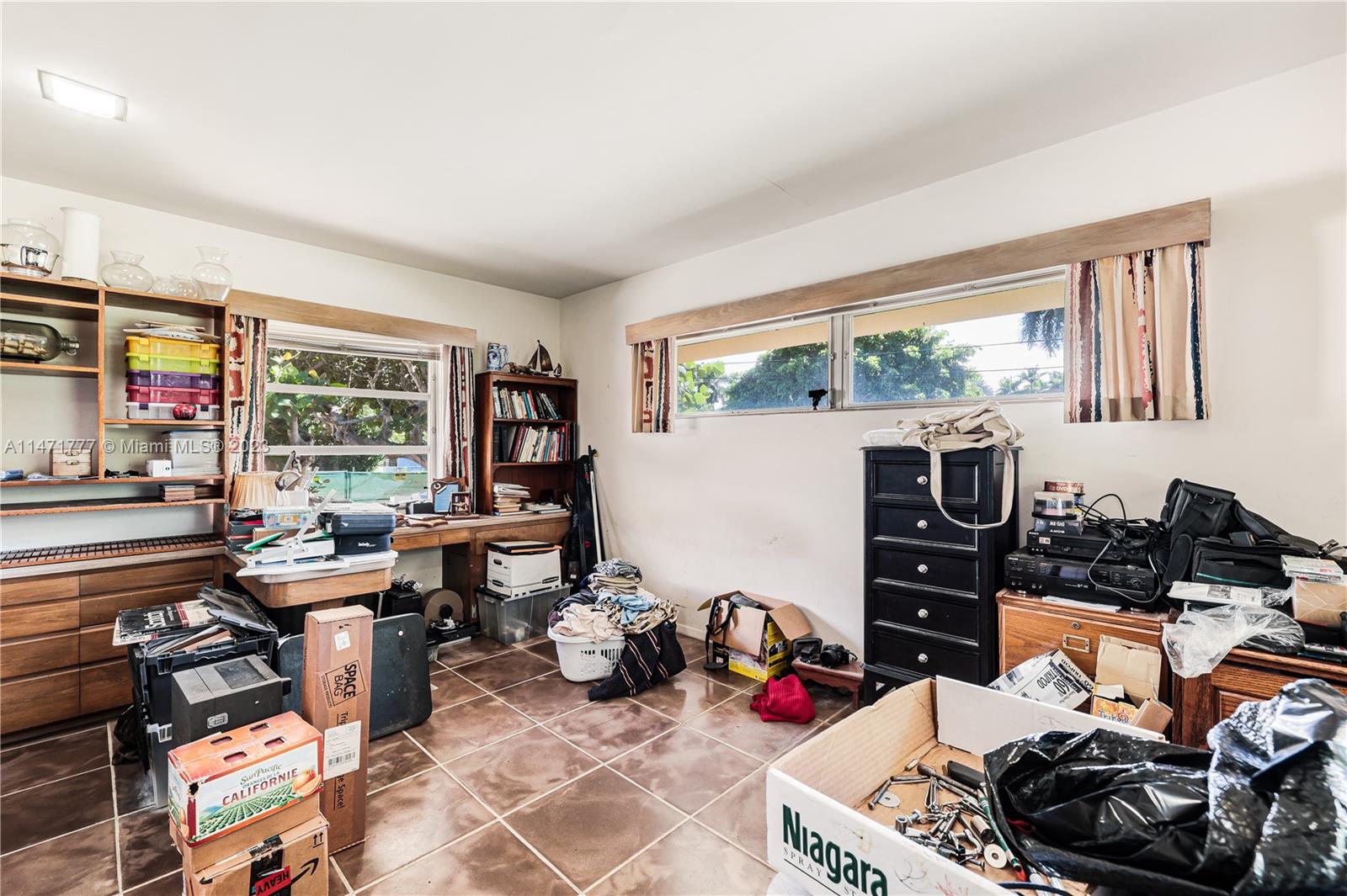 BELLE MEADE ISLAND - Residential