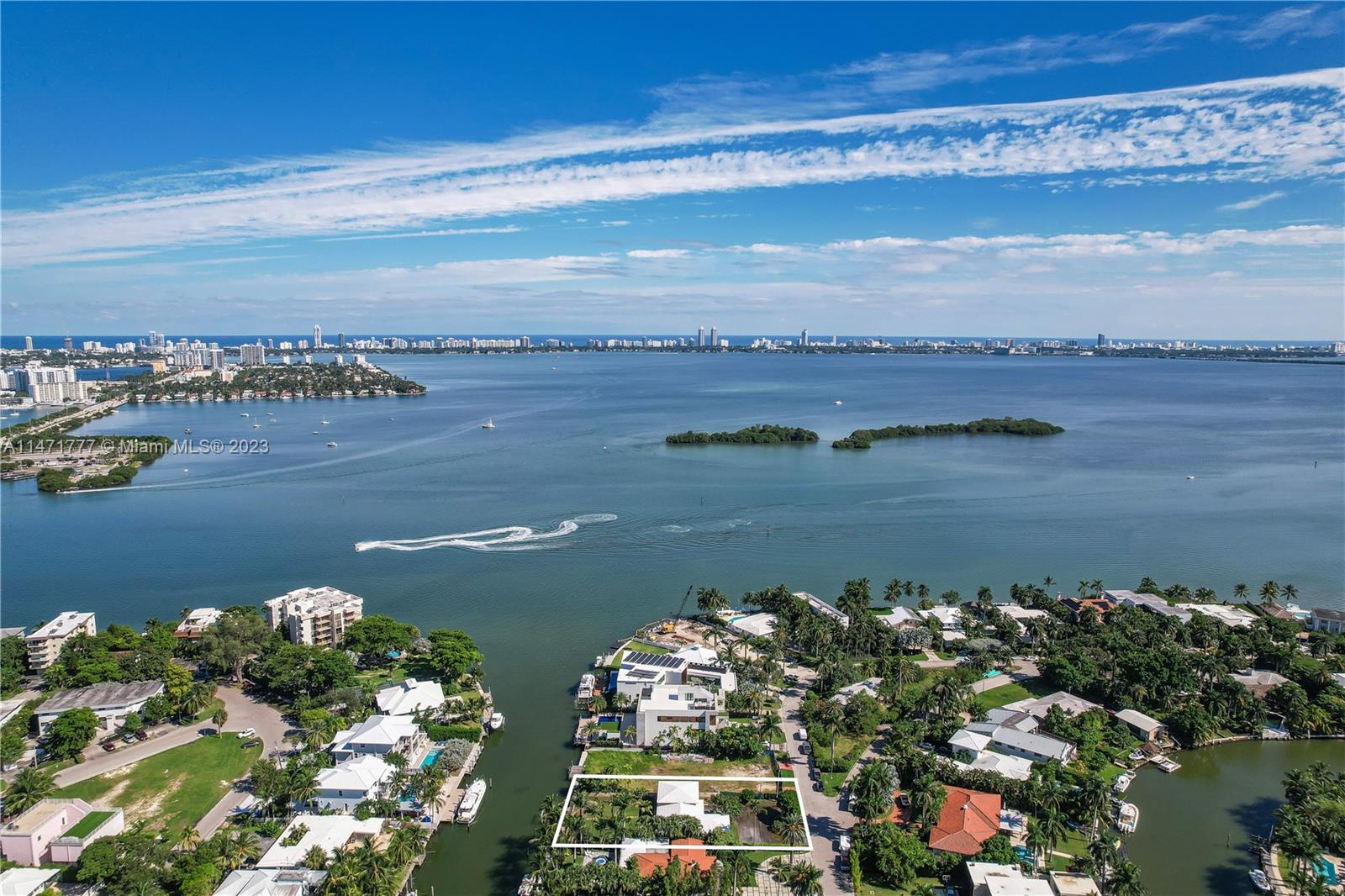 BELLE MEADE ISLAND - Residential