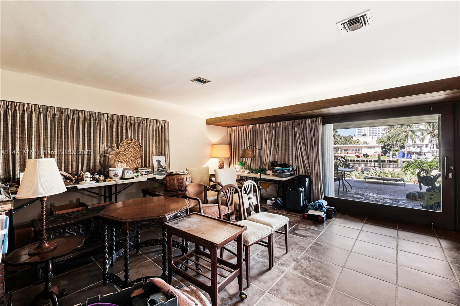 BELLE MEADE ISLAND - Residential