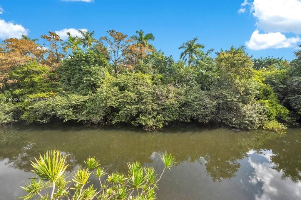 Photo of 105 Royal Park Dr #3B, Oakland Park, FL 33309 (MLS # A11938887)