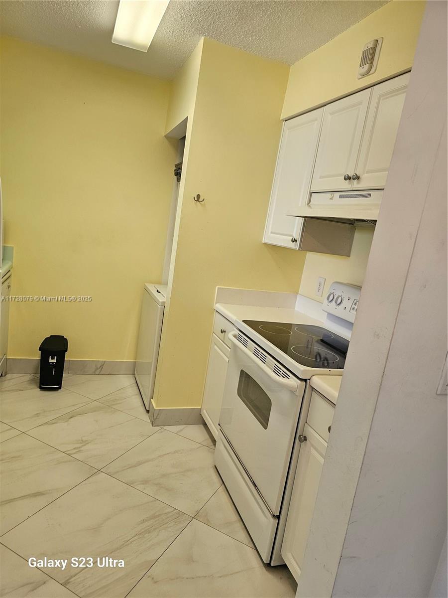 SHERIDAN EAST CONDO BLDG - Residential