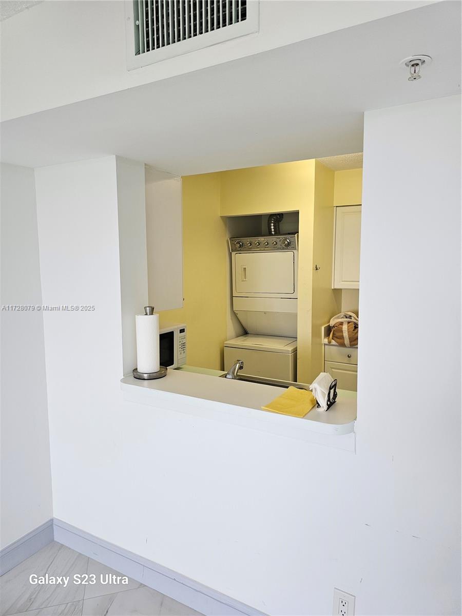 SHERIDAN EAST CONDO BLDG - Residential
