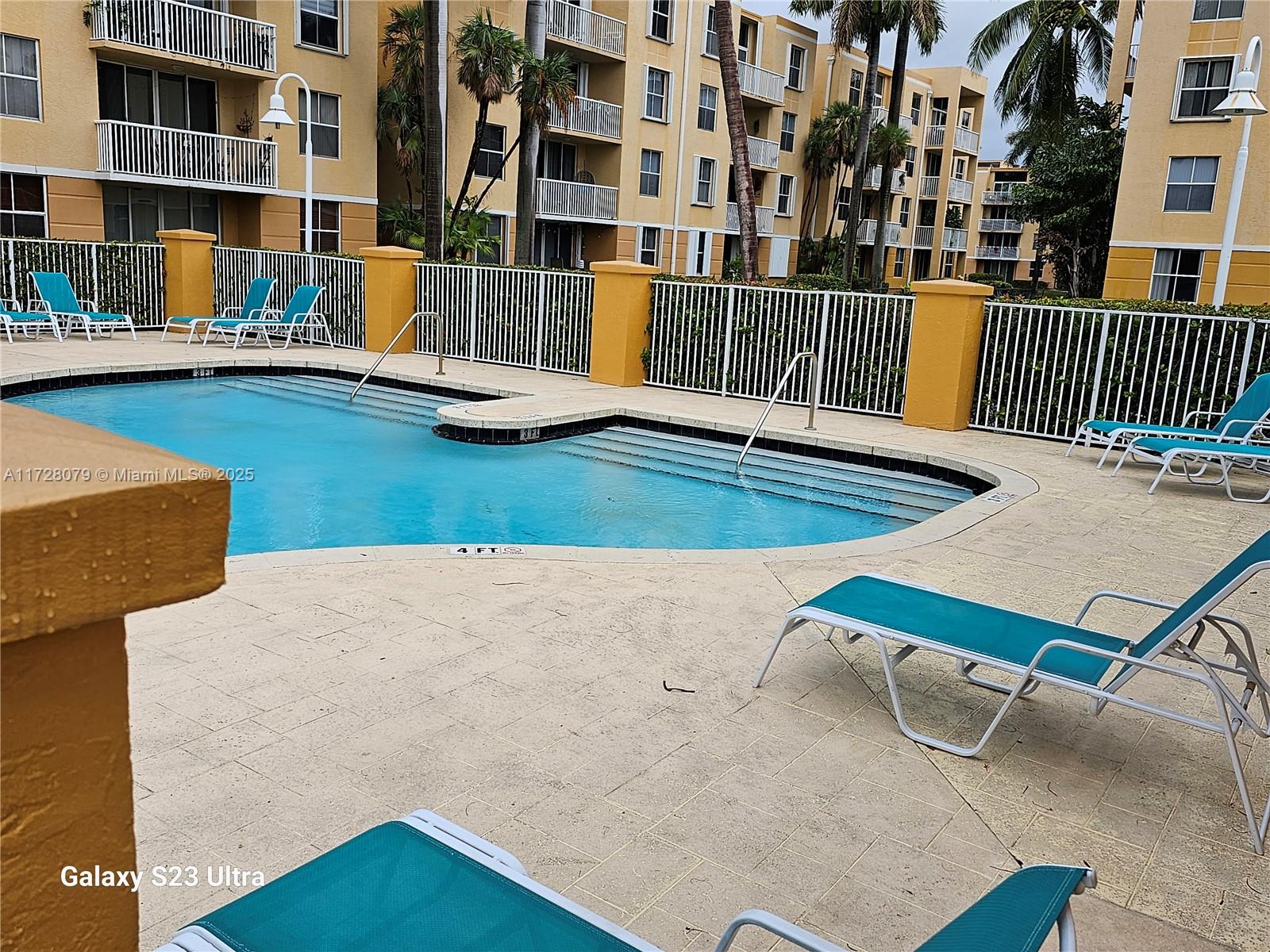 SHERIDAN EAST CONDO BLDG - Residential