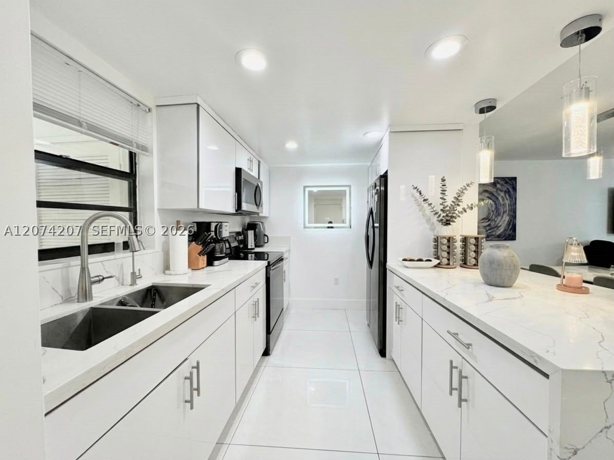 3432 NW 86th Way 201, Sunrise FL 33351