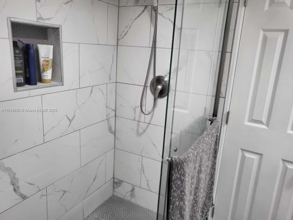 LAKESHORE CONDO I - Residential Lease