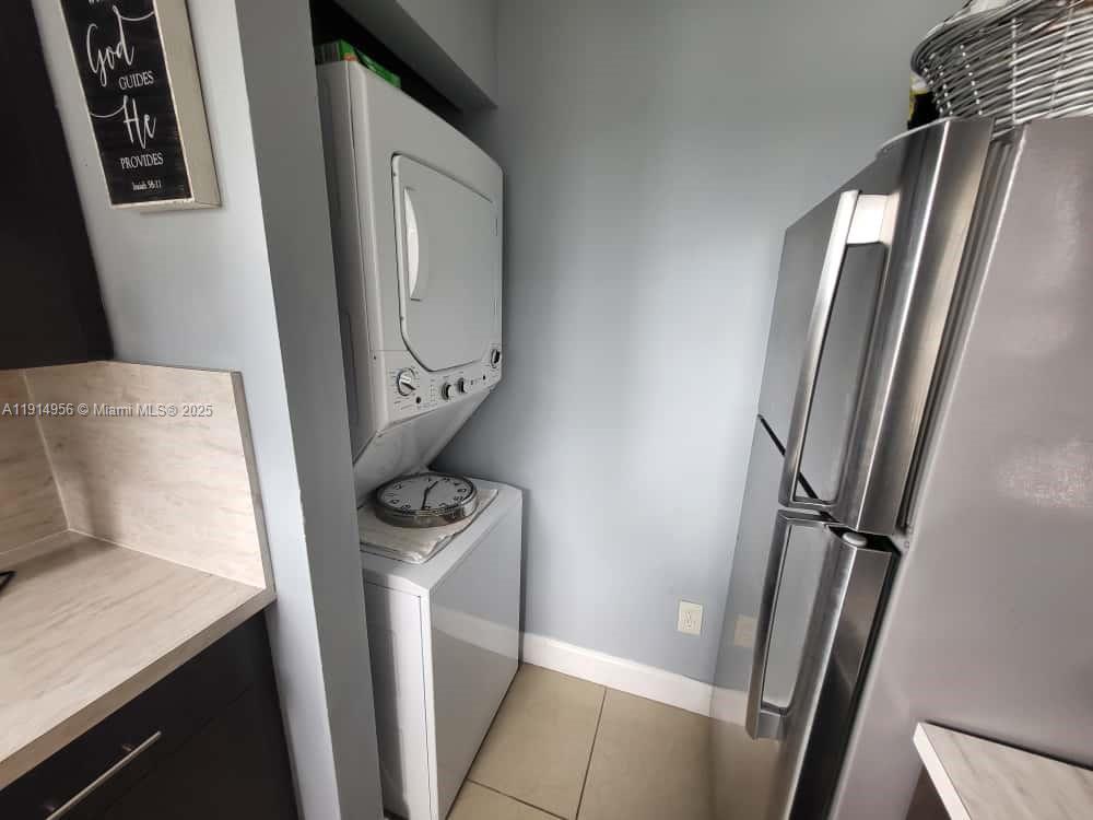 LAKESHORE CONDO I - Residential Lease