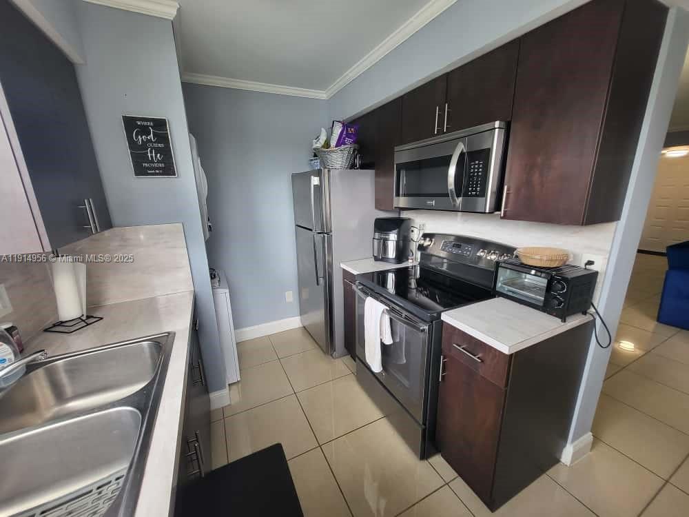 LAKESHORE CONDO I - Residential Lease