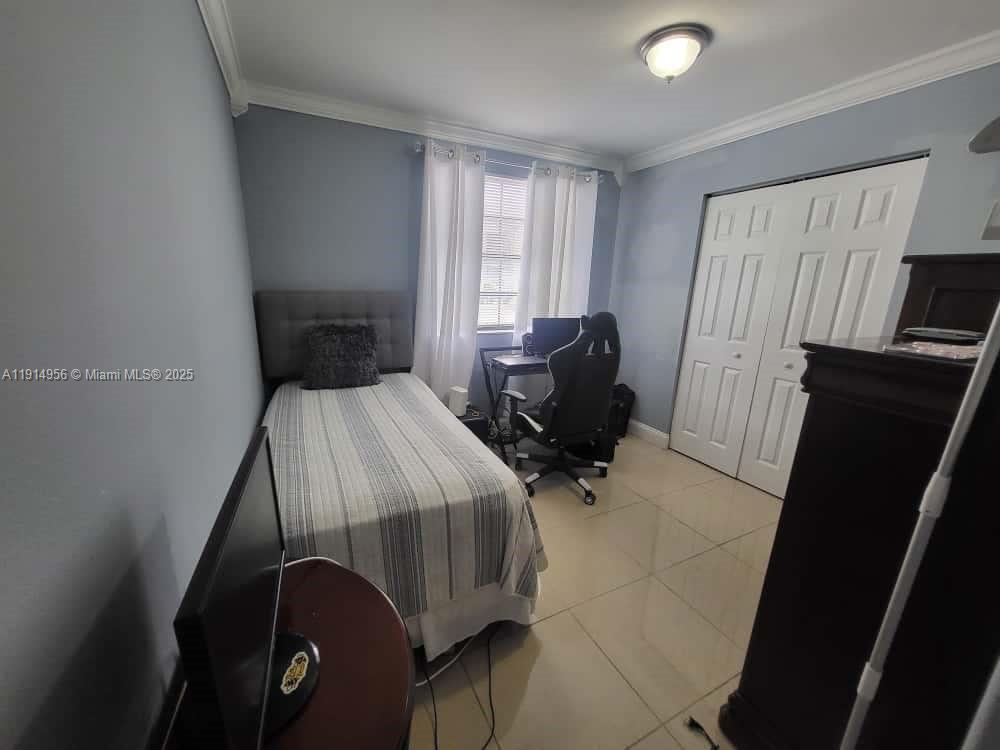 LAKESHORE CONDO I - Residential Lease