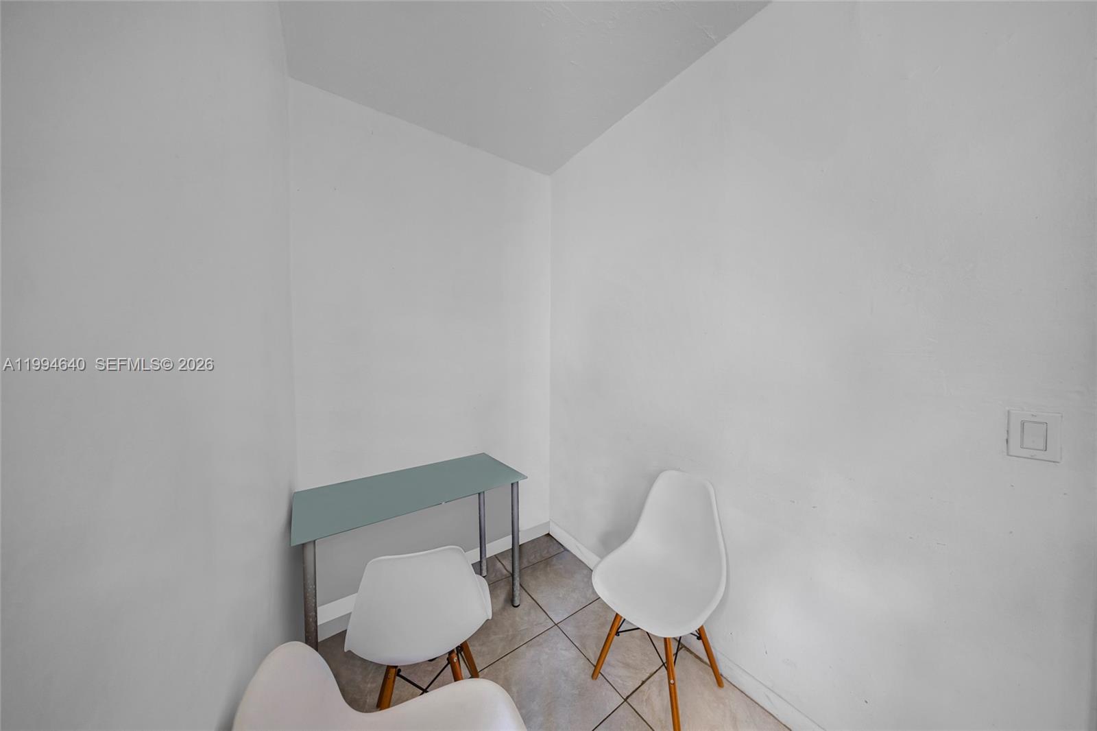 GLENROYAL SUB - Residential Income