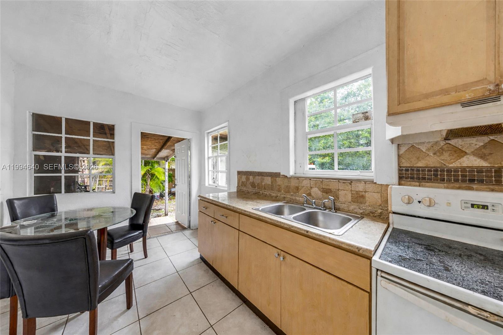 GLENROYAL SUB - Residential Income