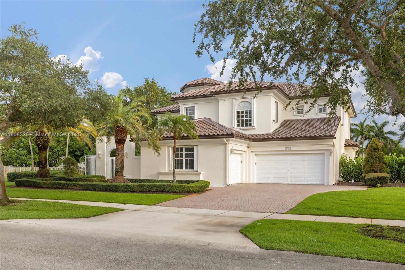 HIGHLAND RANCH ESTATES - Residential