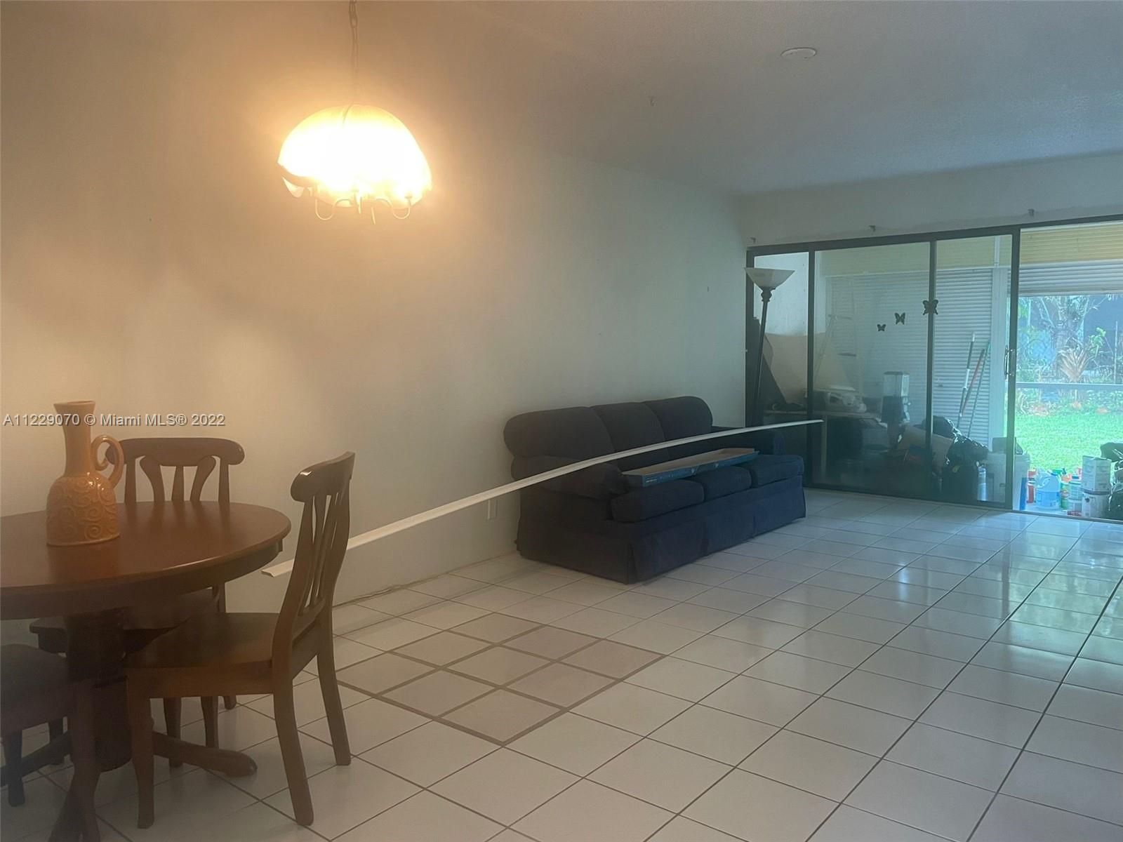 GATELAND VILLAGE SEC G CO - Residential Lease