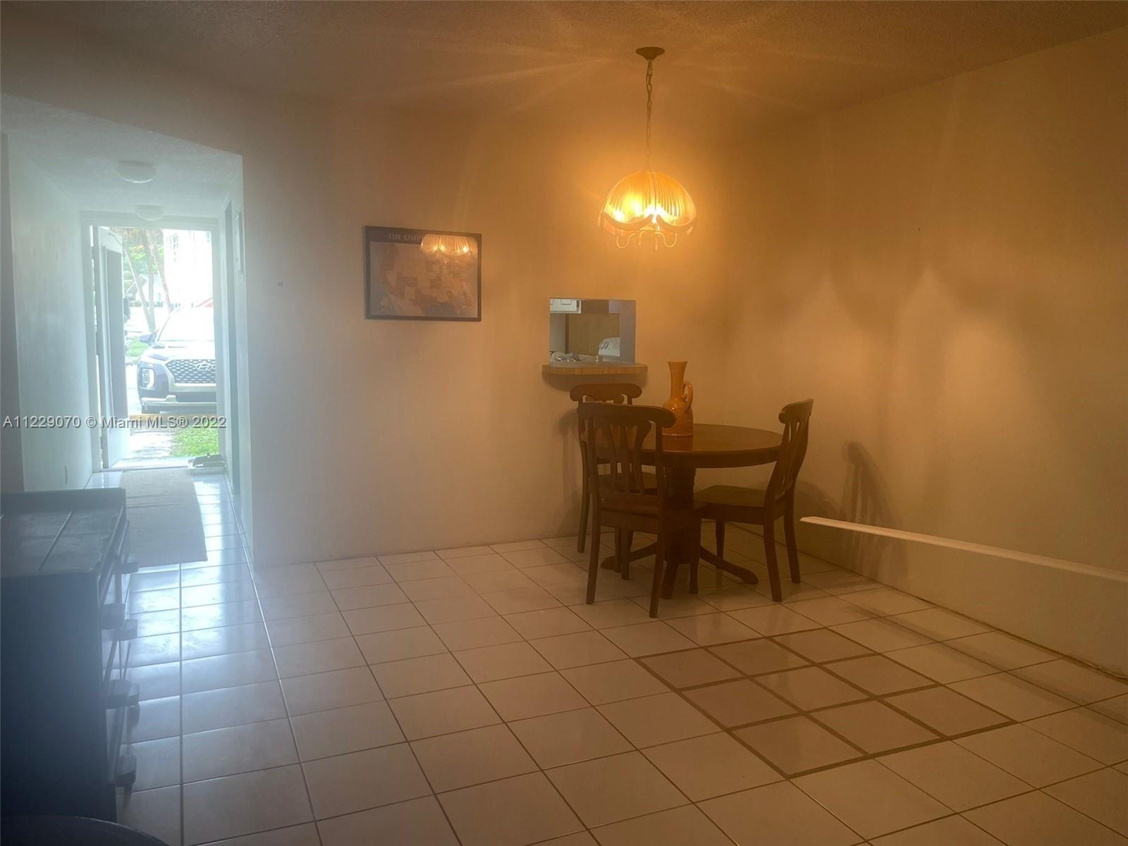 GATELAND VILLAGE SEC G CO - Residential Lease