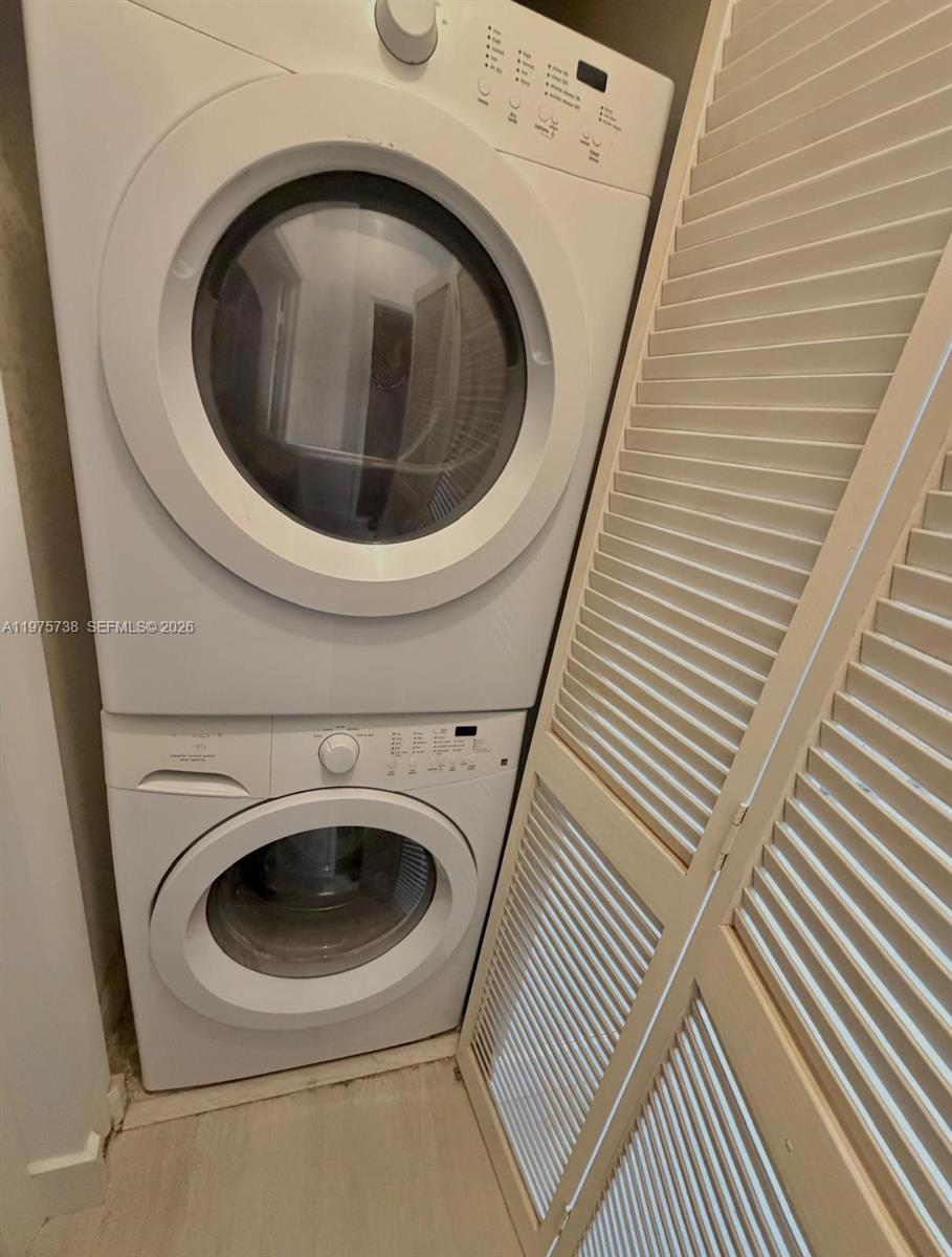 SILVER PALM HOMES - Residential Lease