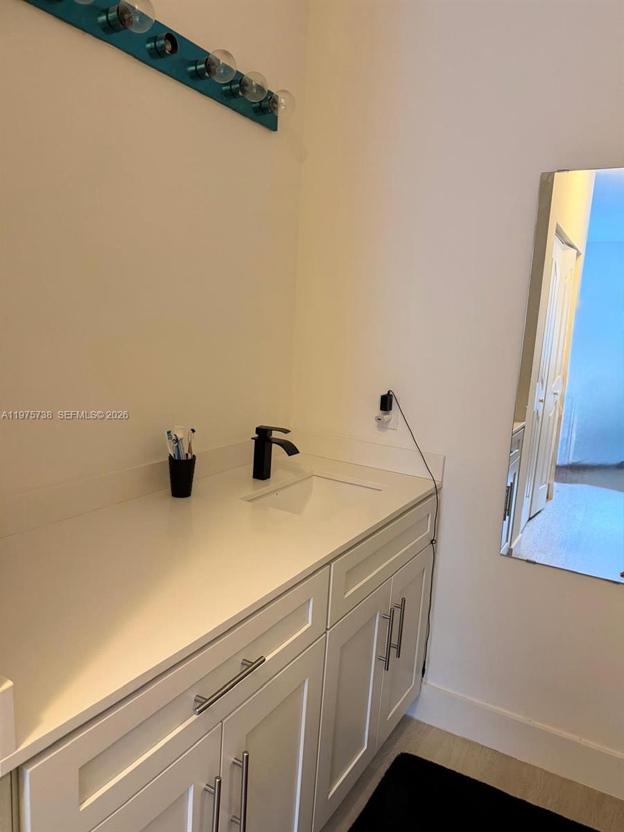 SILVER PALM HOMES - Residential Lease