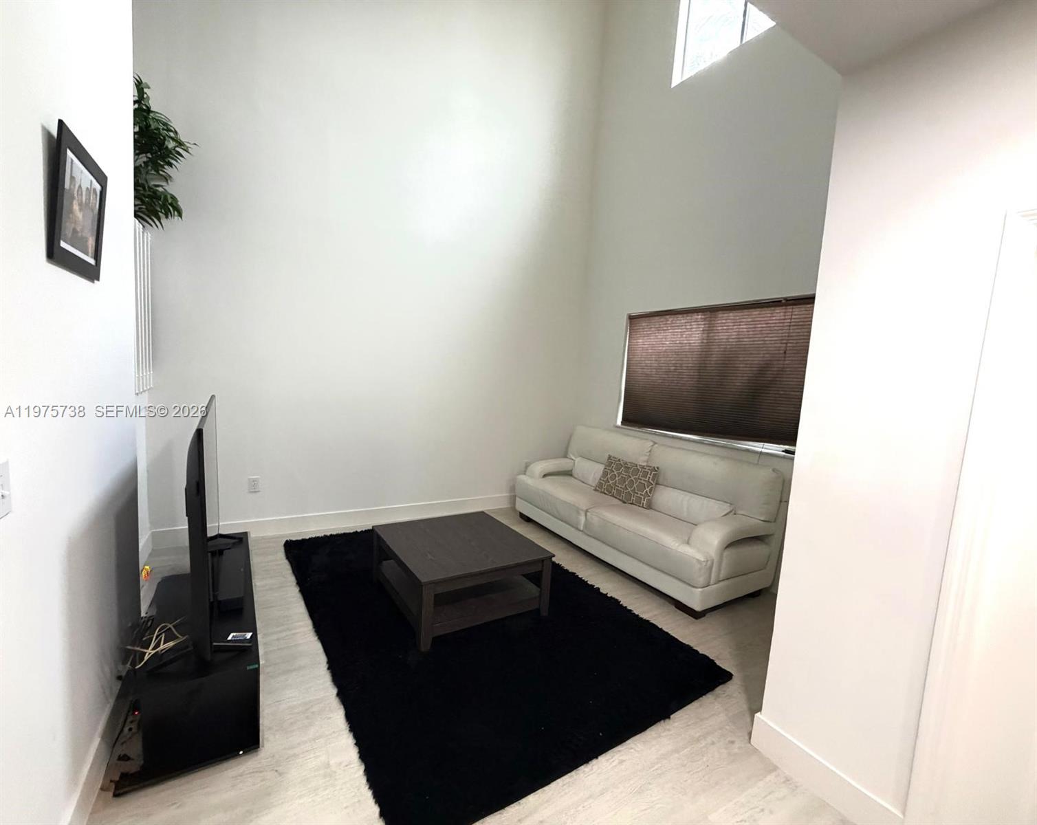 SILVER PALM HOMES - Residential Lease