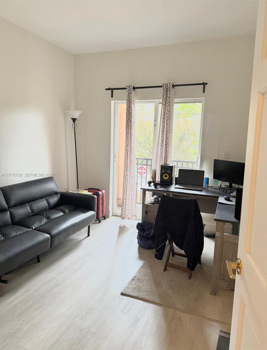 SILVER PALM HOMES - Residential Lease