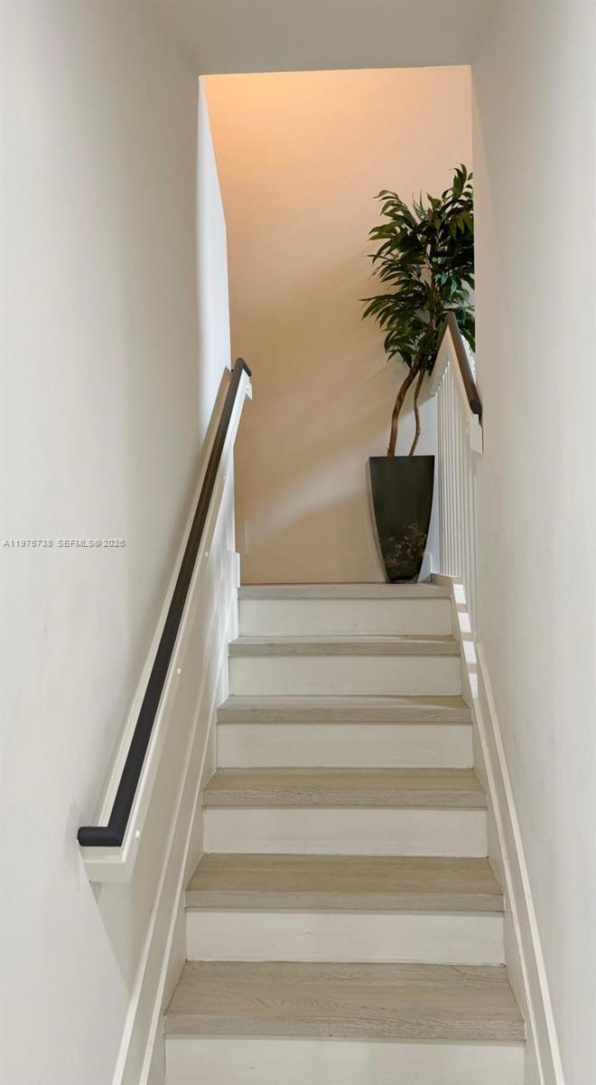 SILVER PALM HOMES - Residential Lease