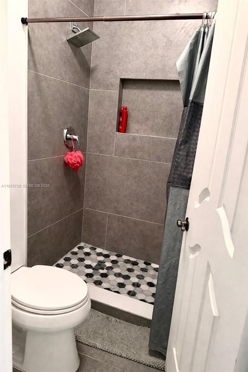 SILVER PALM HOMES - Residential Lease