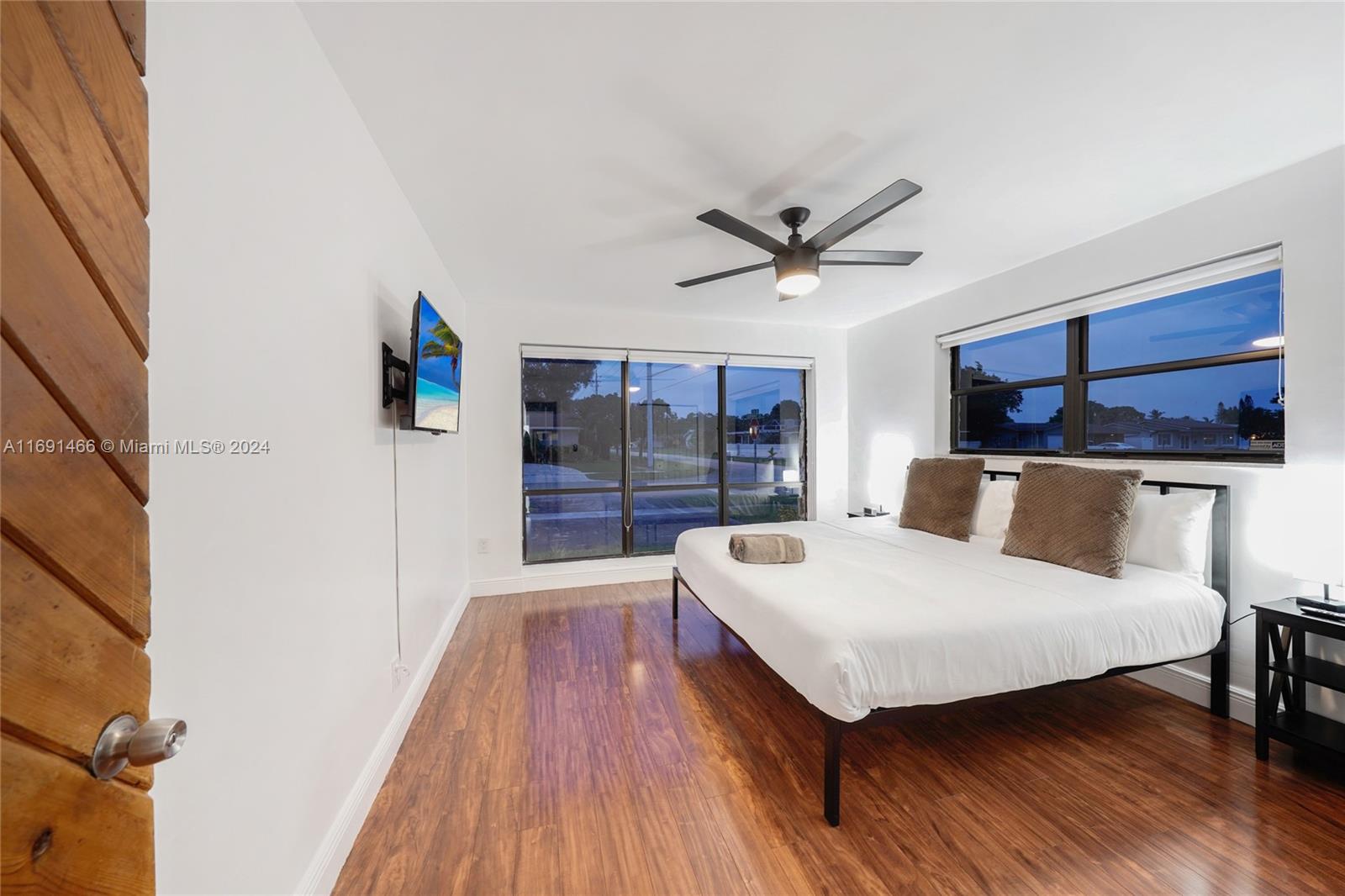 HOLLYWOOD HILLS AMEN PLAT - Residential