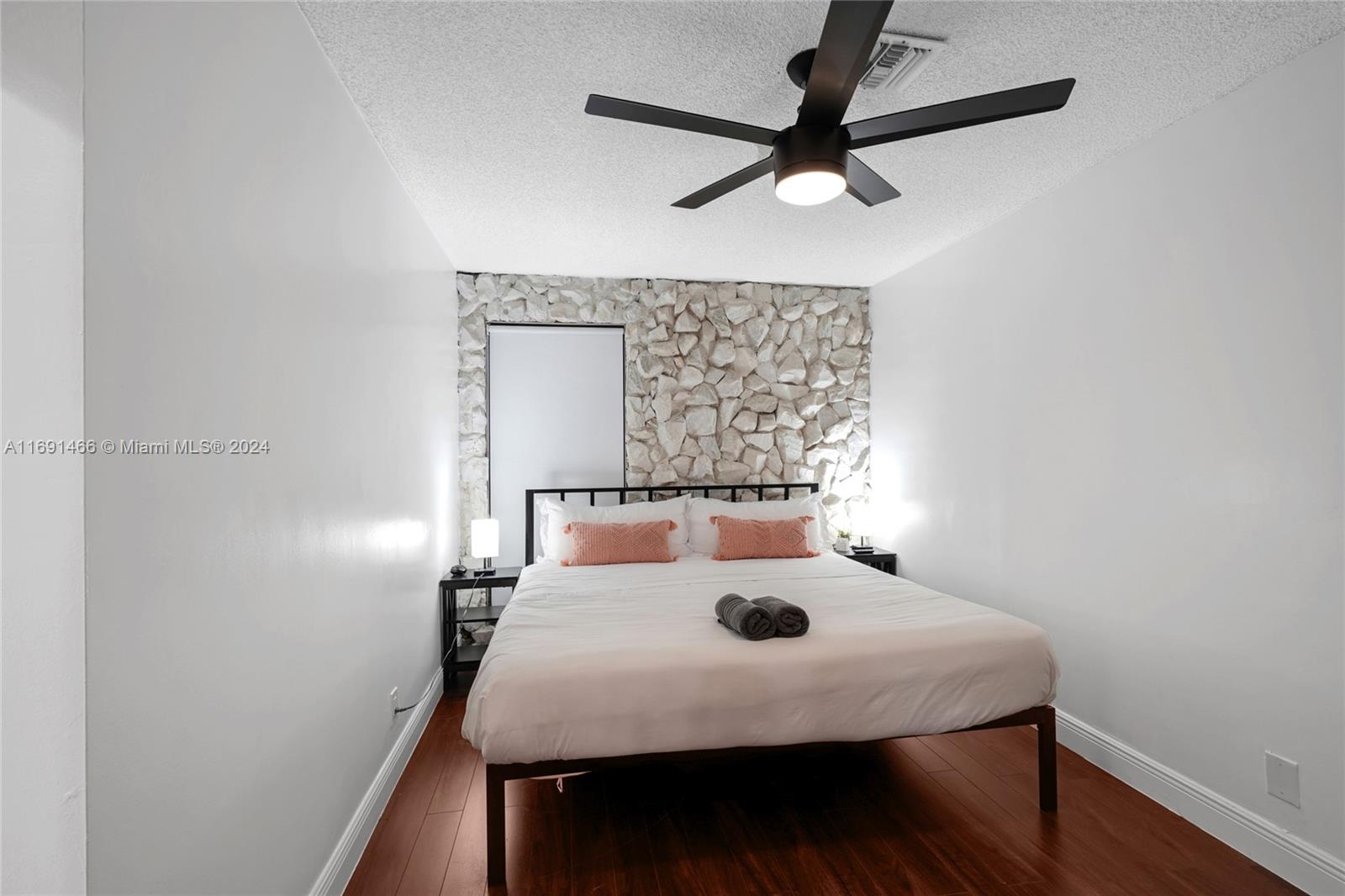 HOLLYWOOD HILLS AMEN PLAT - Residential