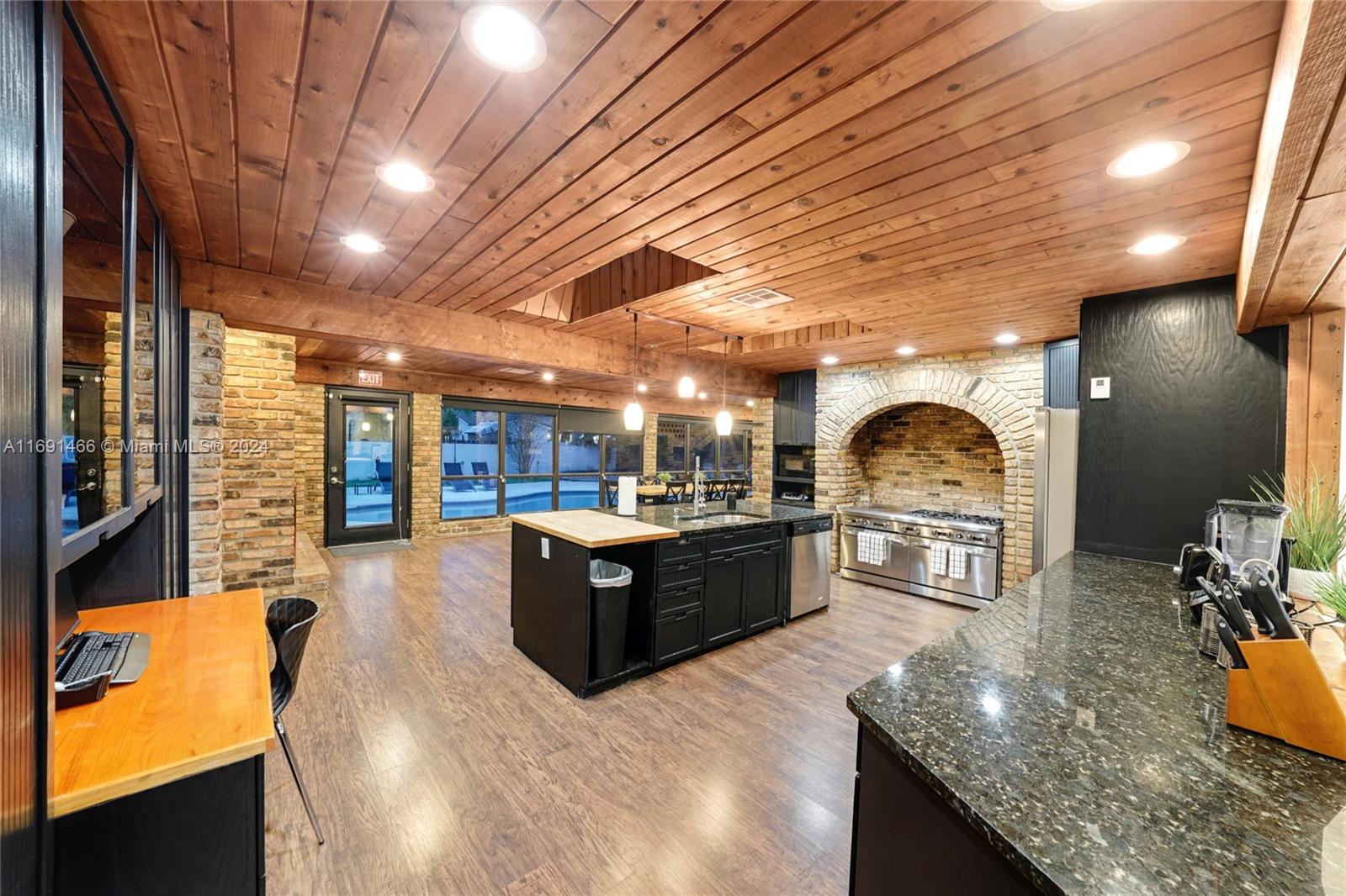 HOLLYWOOD HILLS AMEN PLAT - Residential