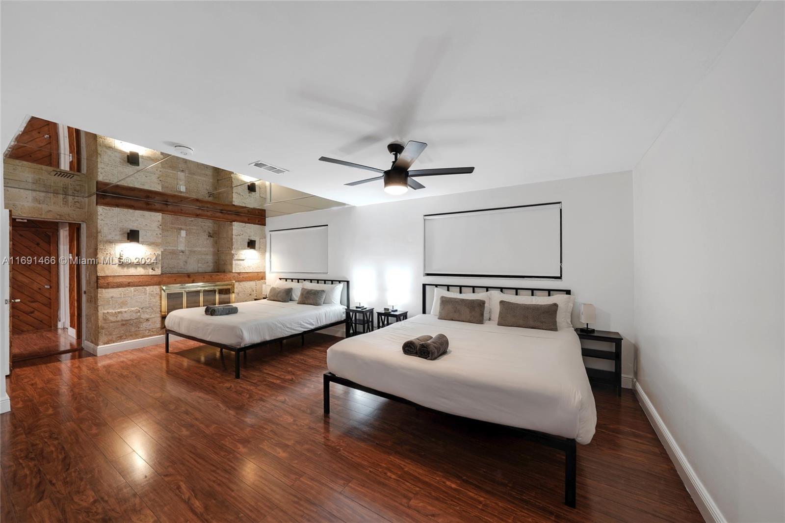 HOLLYWOOD HILLS AMEN PLAT - Residential