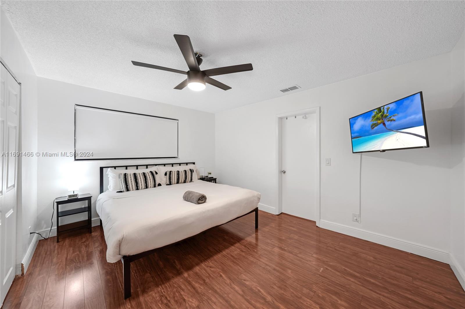 HOLLYWOOD HILLS AMEN PLAT - Residential